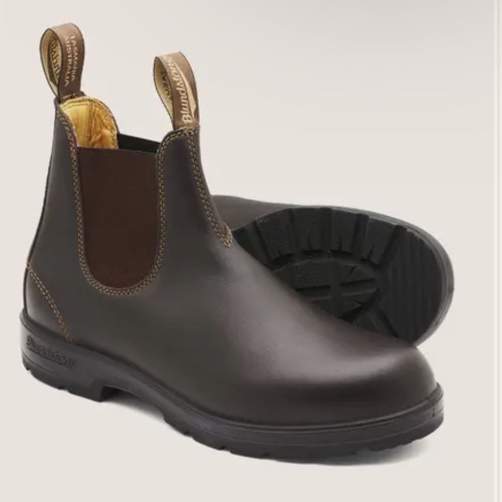 Blundstone brown Chelsea boot